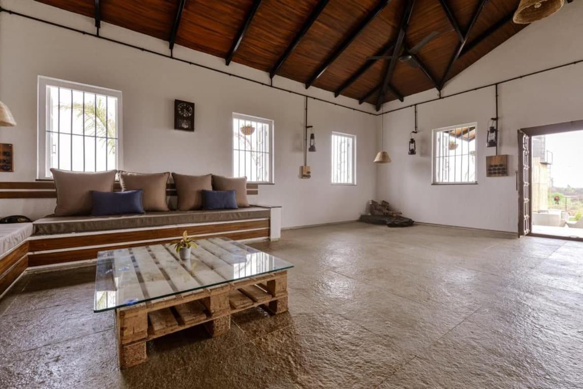 Villa The Earth Farm à Nashik Extérieur photo